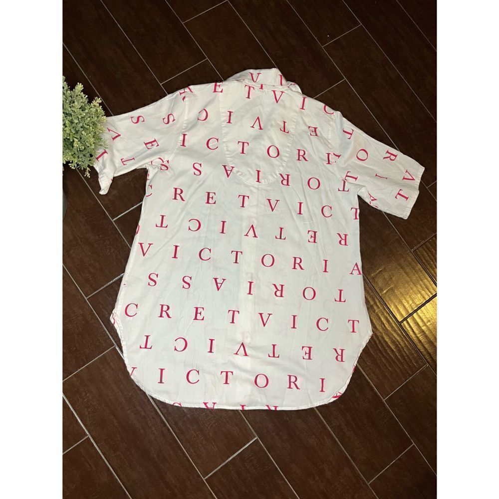 Victoria’s Secret button up night gown sz medium